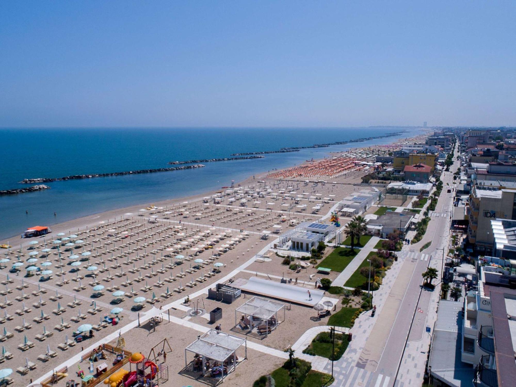 Mercure Hotel Rimini Artis Exterior foto