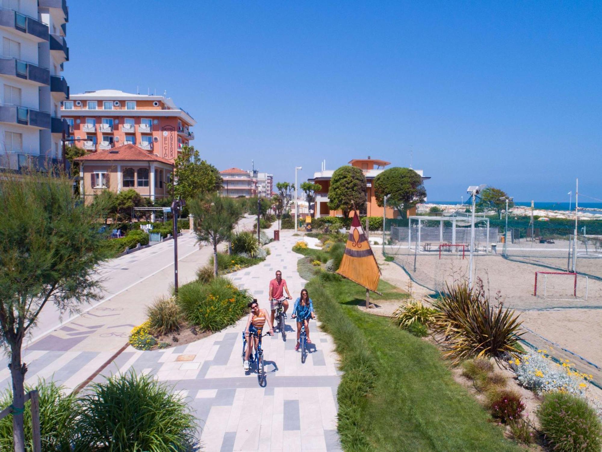 Mercure Hotel Rimini Artis Exterior foto