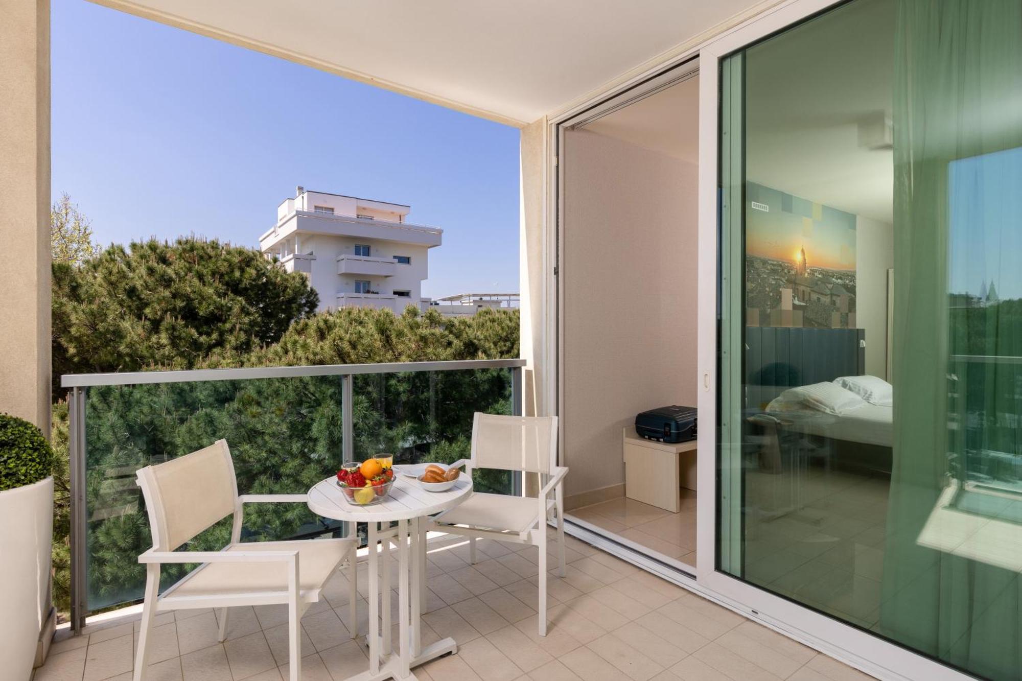 Mercure Hotel Rimini Artis Exterior foto