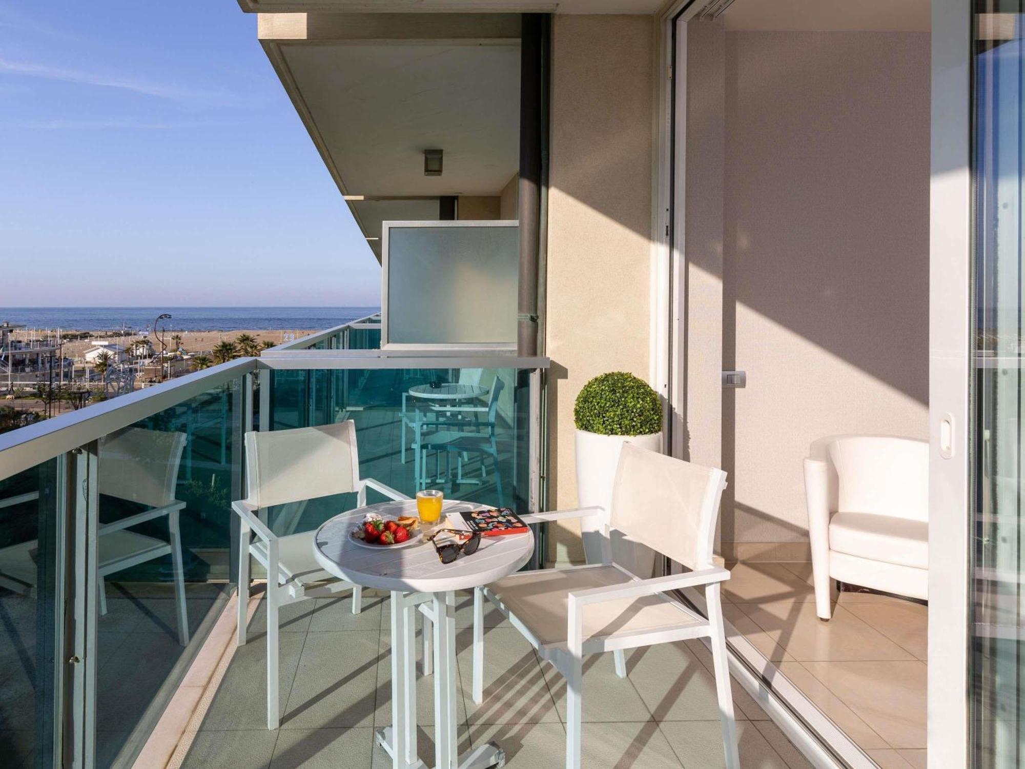 Mercure Hotel Rimini Artis Exterior foto