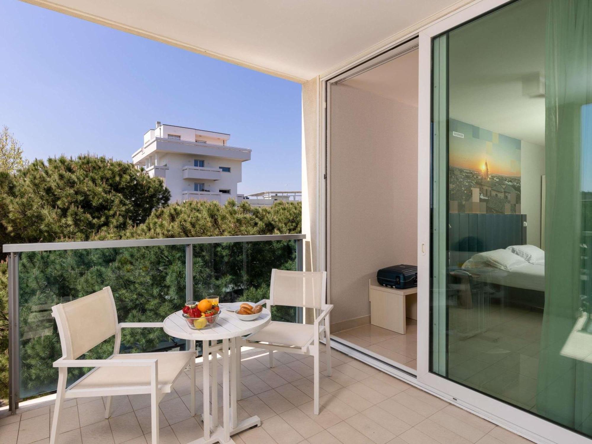 Mercure Hotel Rimini Artis Exterior foto
