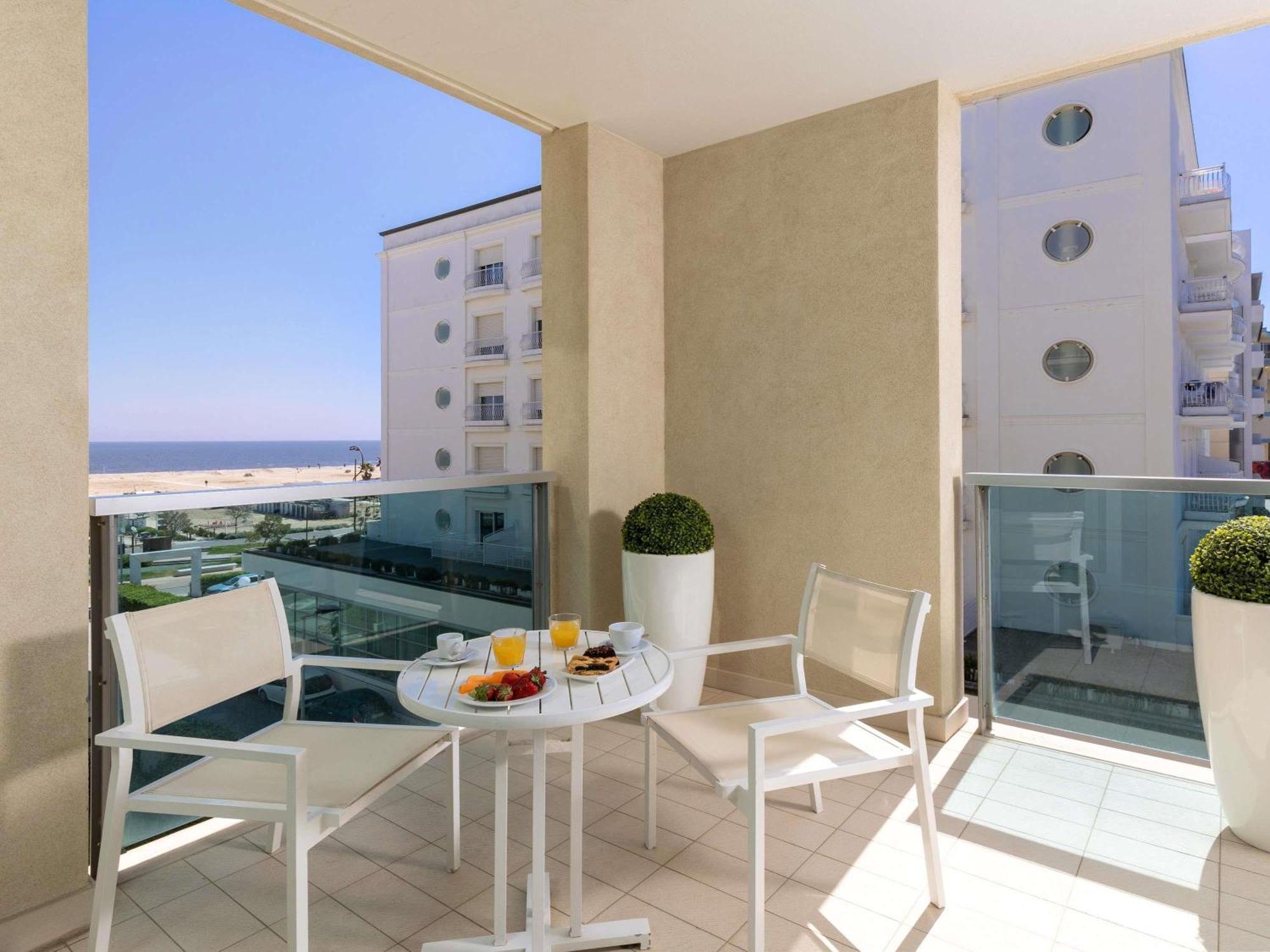 Mercure Hotel Rimini Artis Exterior foto